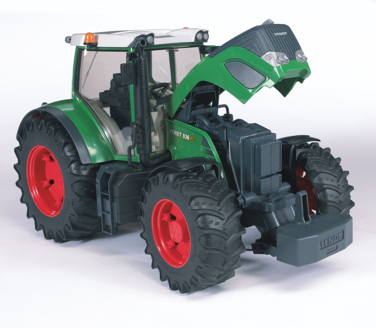 Трактор Bruder Fendt 936 Vario  