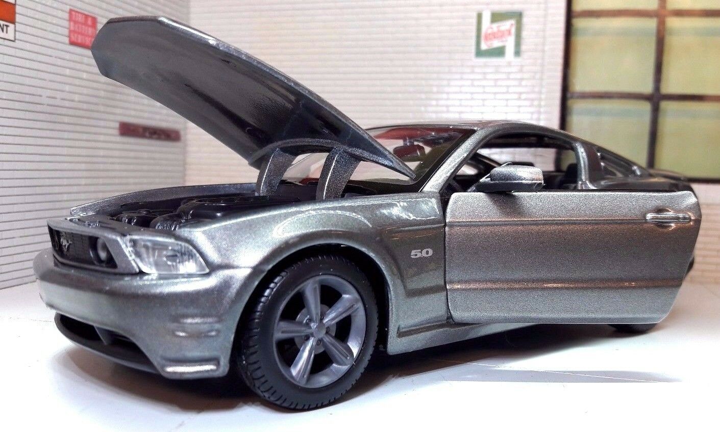 Модель машины - Ford Mustang GT, 1:24   