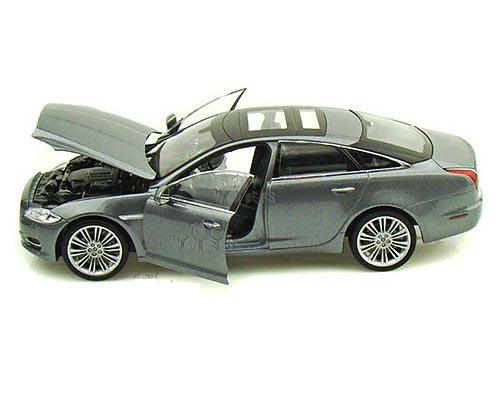 Машинка Jaguar XJ, масштаб 1:24  