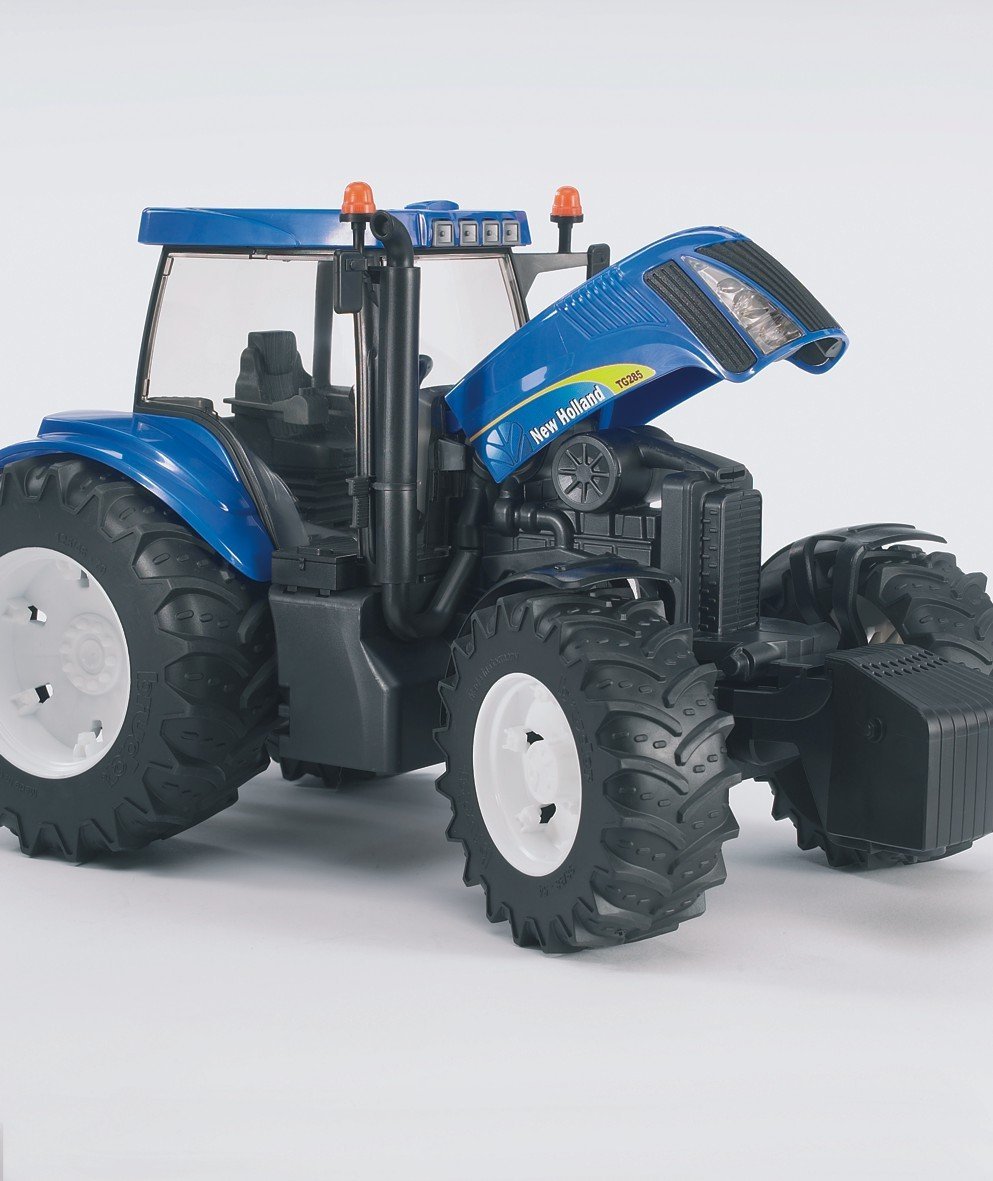 Трактор Bruder New Holland T8040  