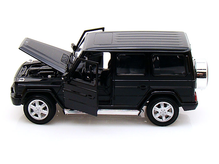 Модель машины - Mercedes-Benz G-Class, масштаб 1:24  