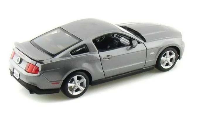 Модель машины - Ford Mustang GT, 1:24   