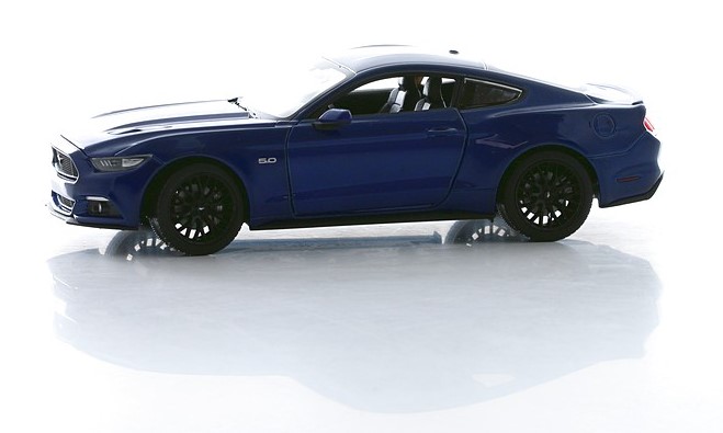  Модель машины 1:24 Ford Mustang GT  