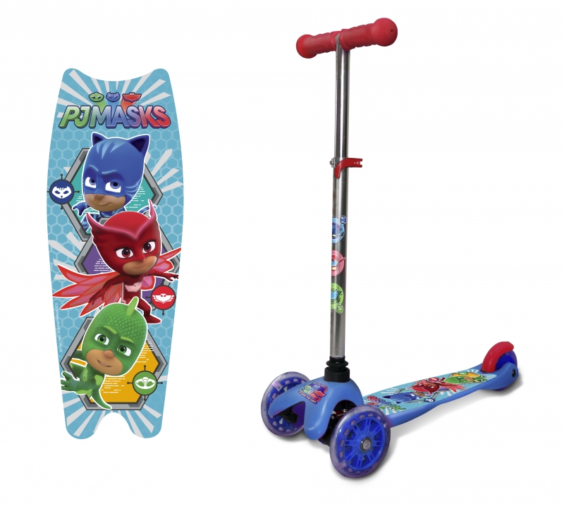 

Самокат из серии PJ Masks, управляется наклоном, PVC светящиеся колеса 125 и 100 мм., алюминиевый руль и дека из нейлона