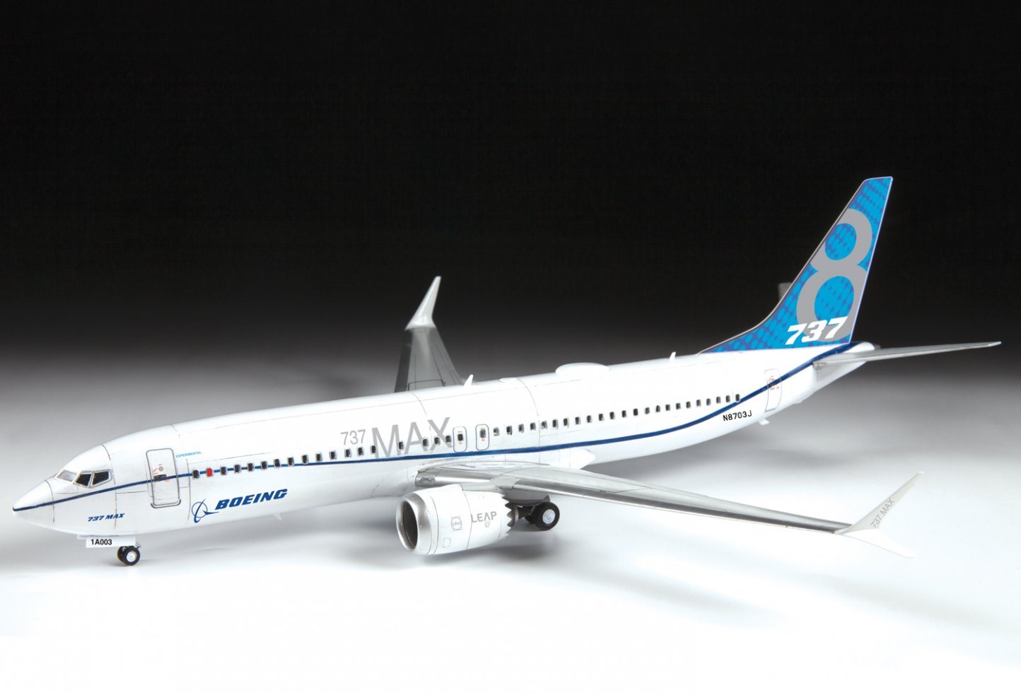 Модель сборная - Пассажирский авиалайнер Боинг 737-8 MAX  