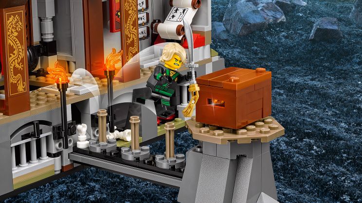 Конструктор Lego Ninjago - Храм Последнего великого оружия  