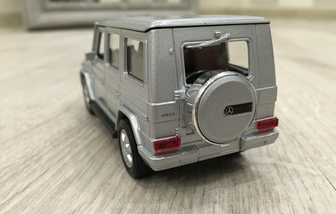 Модель Mercedes-Benz G-Class, масштаб 1:38  