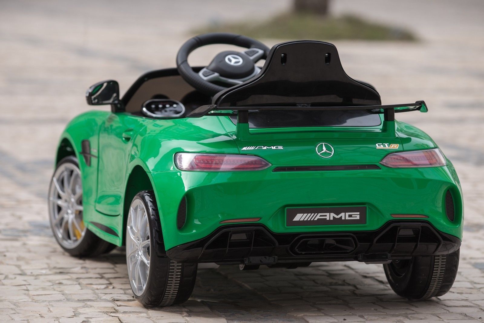 Электромобиль - Mercedes-Benz GTR, зеленый, свет и звук  