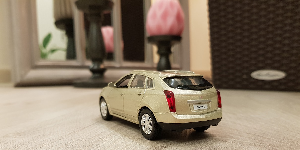 Машинка металлическая инерционная Cadillac SRX, открываются двери, 1:43  