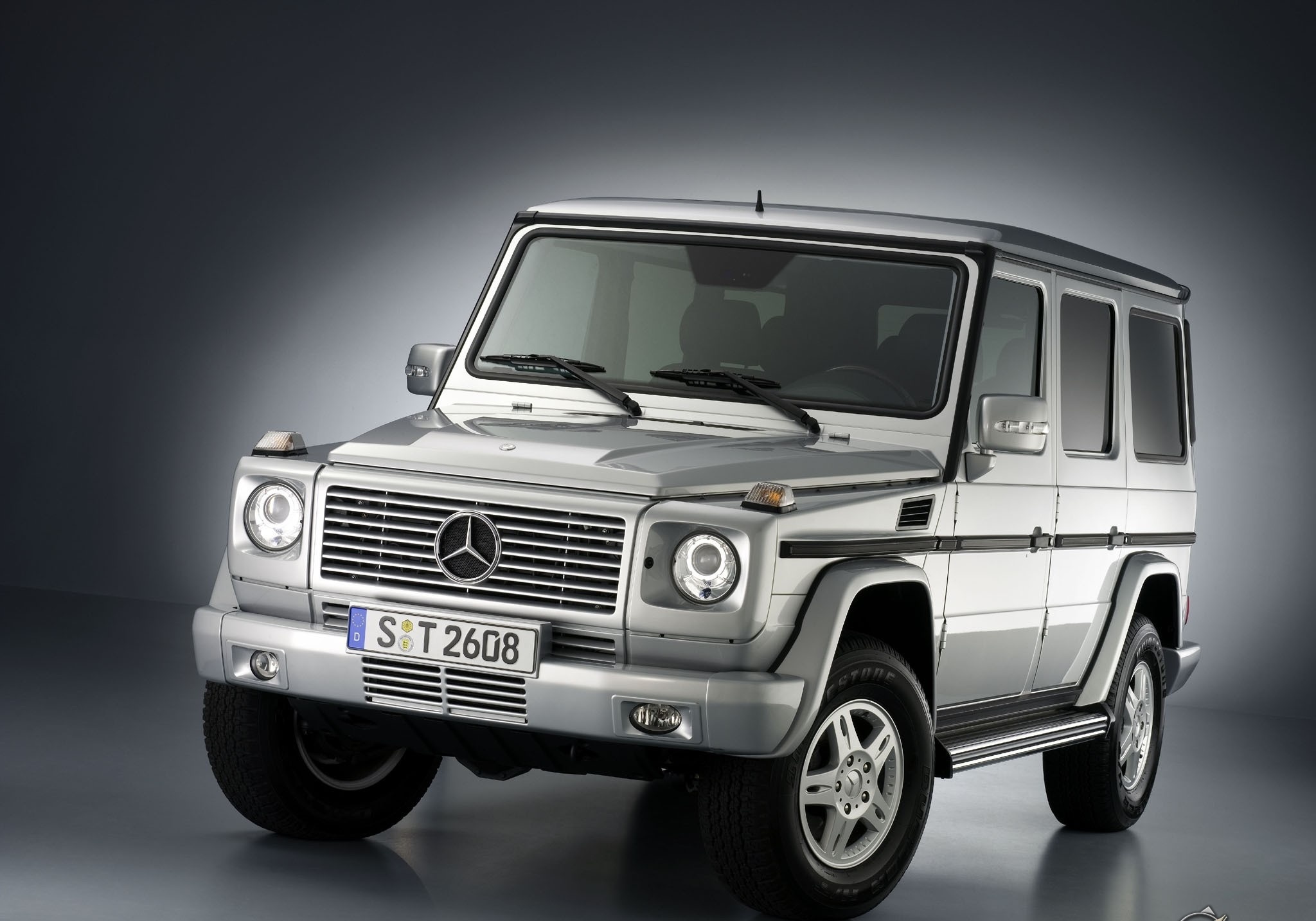 Модель машины - Mercedes-Benz G-Class, масштаб 1:24  