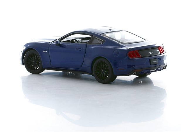  Модель машины 1:24 Ford Mustang GT  