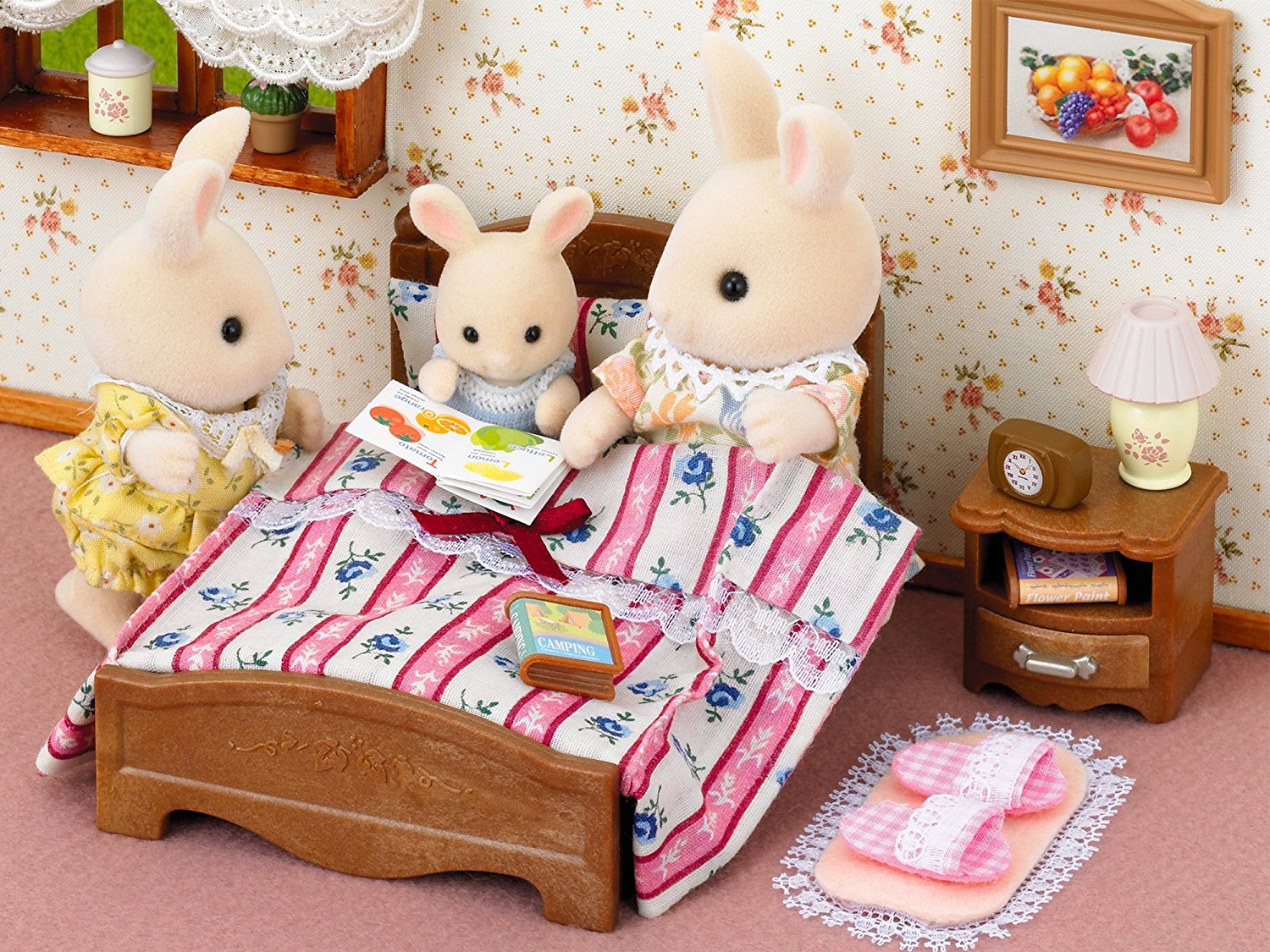 Sylvanian Families - Большая кровать и тумбочка  