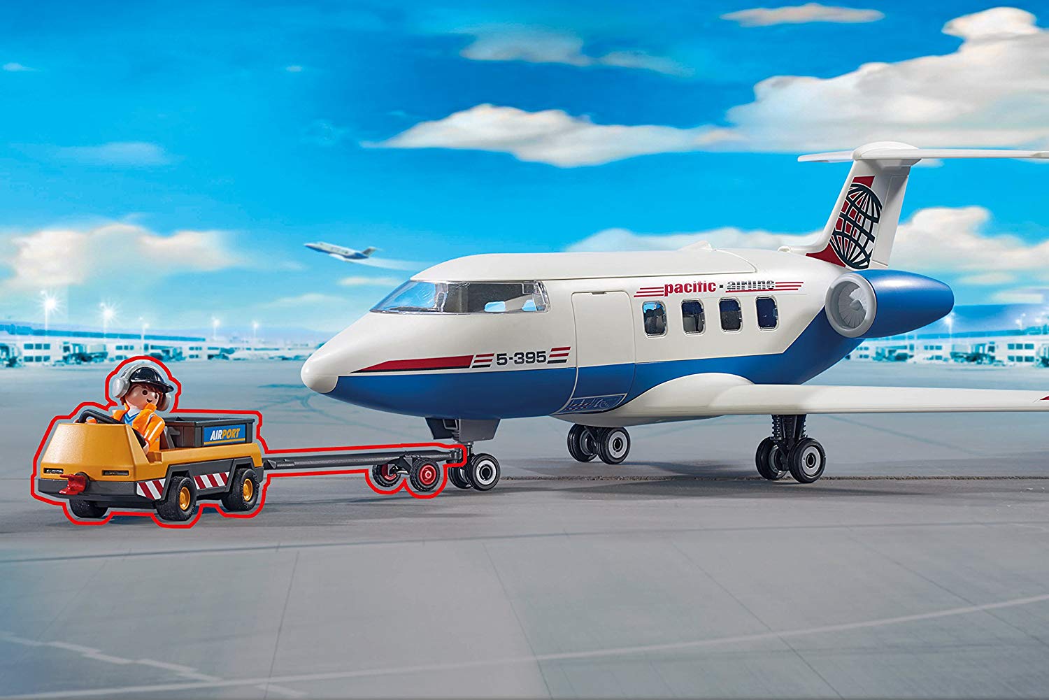 Игровой набор из серии Городской Аэропорт: Буксир самолета с наземной командой  