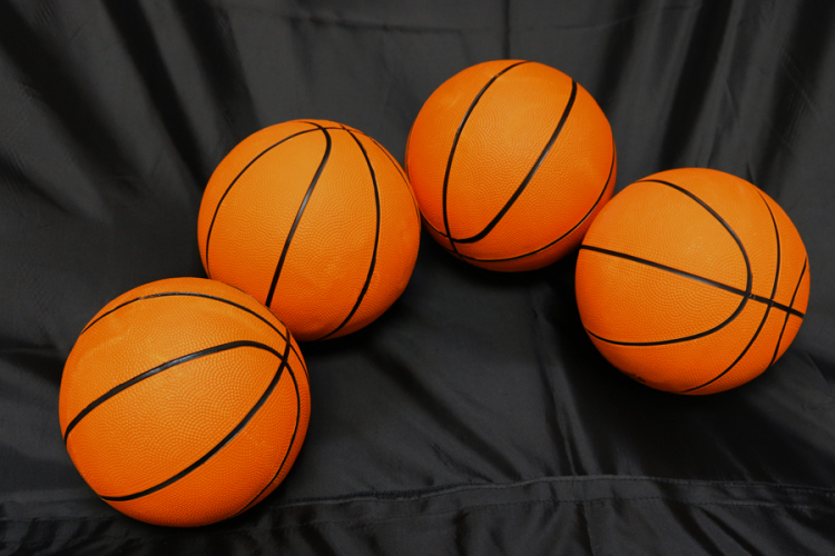 Баскетбольная электронная стойка с двумя кольцами  