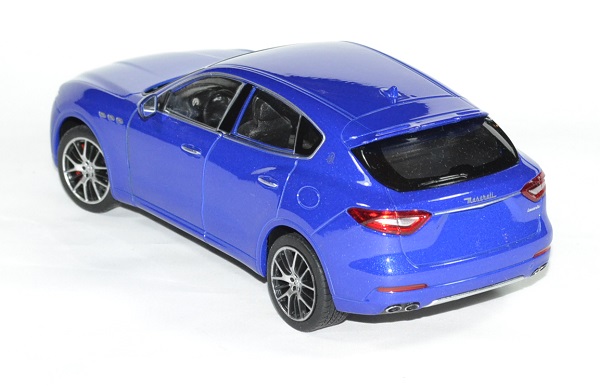 Модель машины Maserati Levante, 1:33  