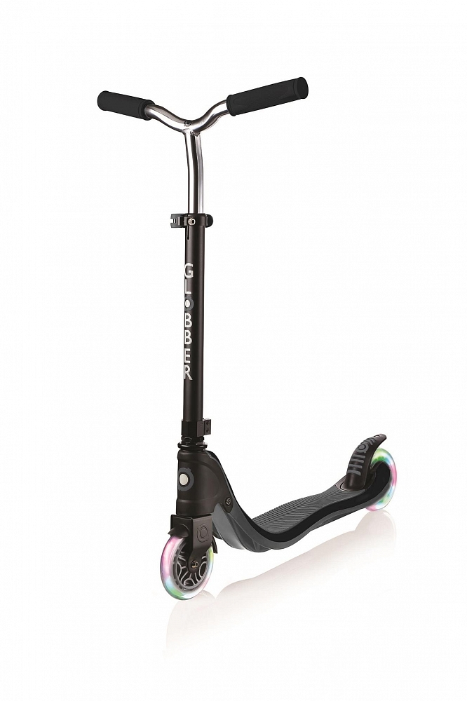 

Самокат двухколёсный Globber Flow 125 Lights светящиеся колеса, черный