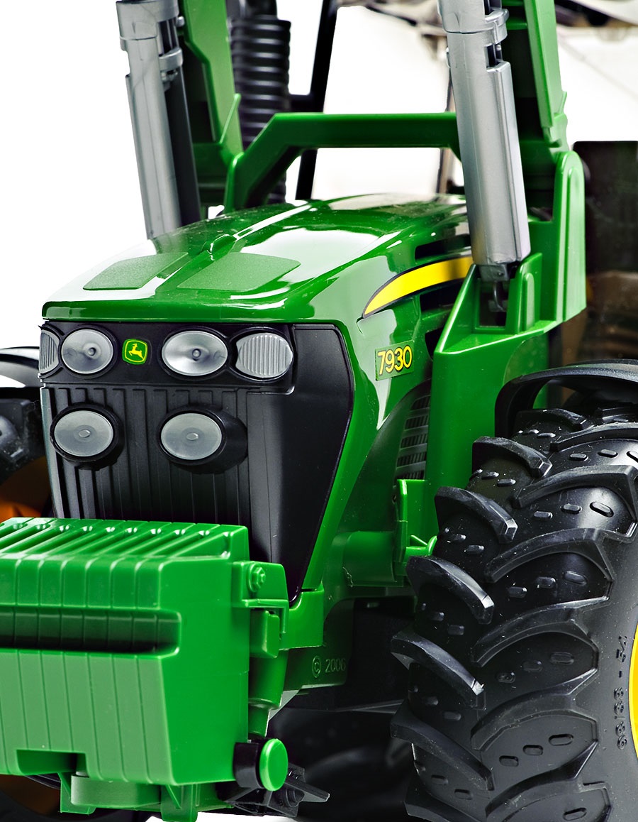 Трактор Bruder John Deere 7930 с ковшом  