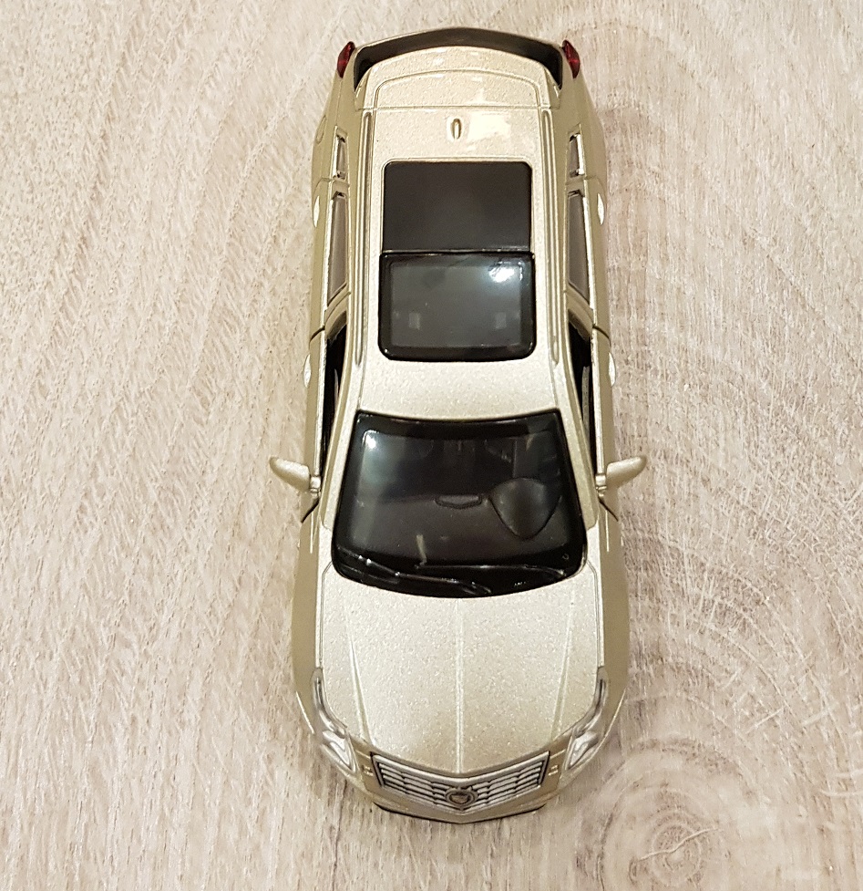 Машинка металлическая инерционная Cadillac SRX, открываются двери, 1:43  