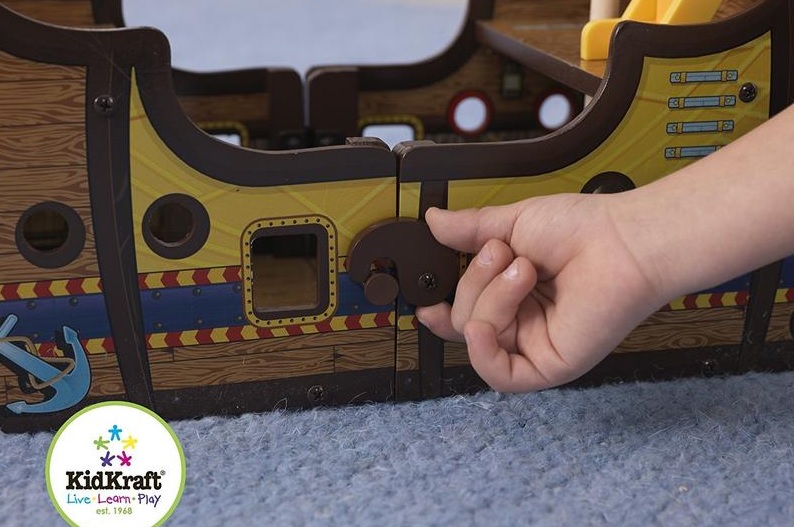 Игровой набор деревянный для мальчика - Пиратский корабль, раскрывающийся  