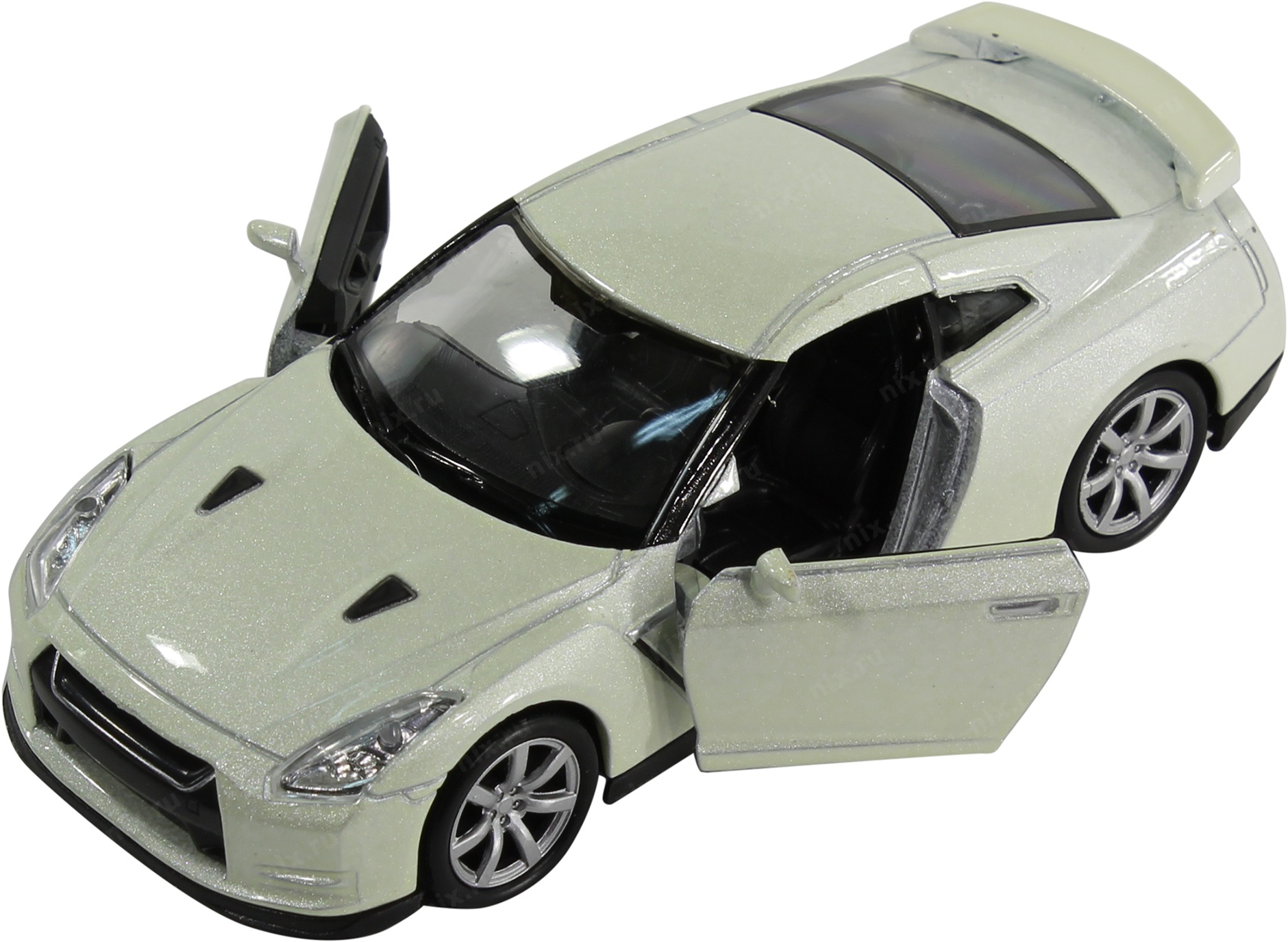 Машинка Nissan GTR, масштаб 1:34-39  