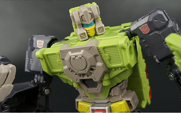 TITANS RETURN. Трансформер-танк Furos and Hardhead  