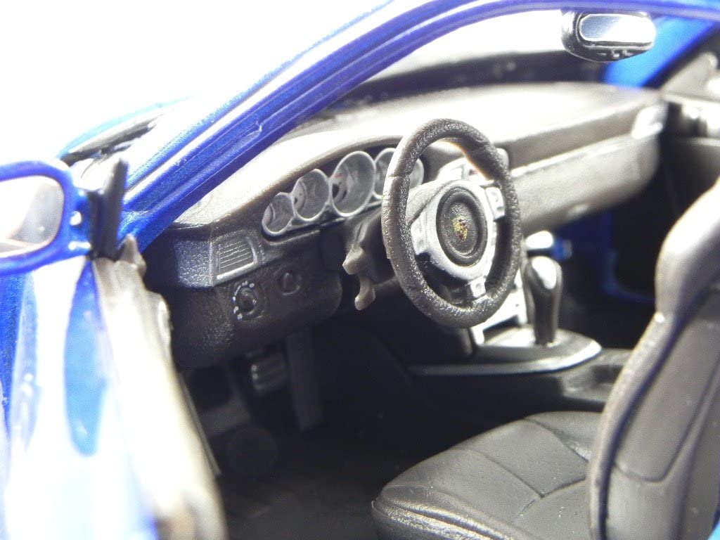 Модель машины - Porsche 911 Carrera S, 1:18  