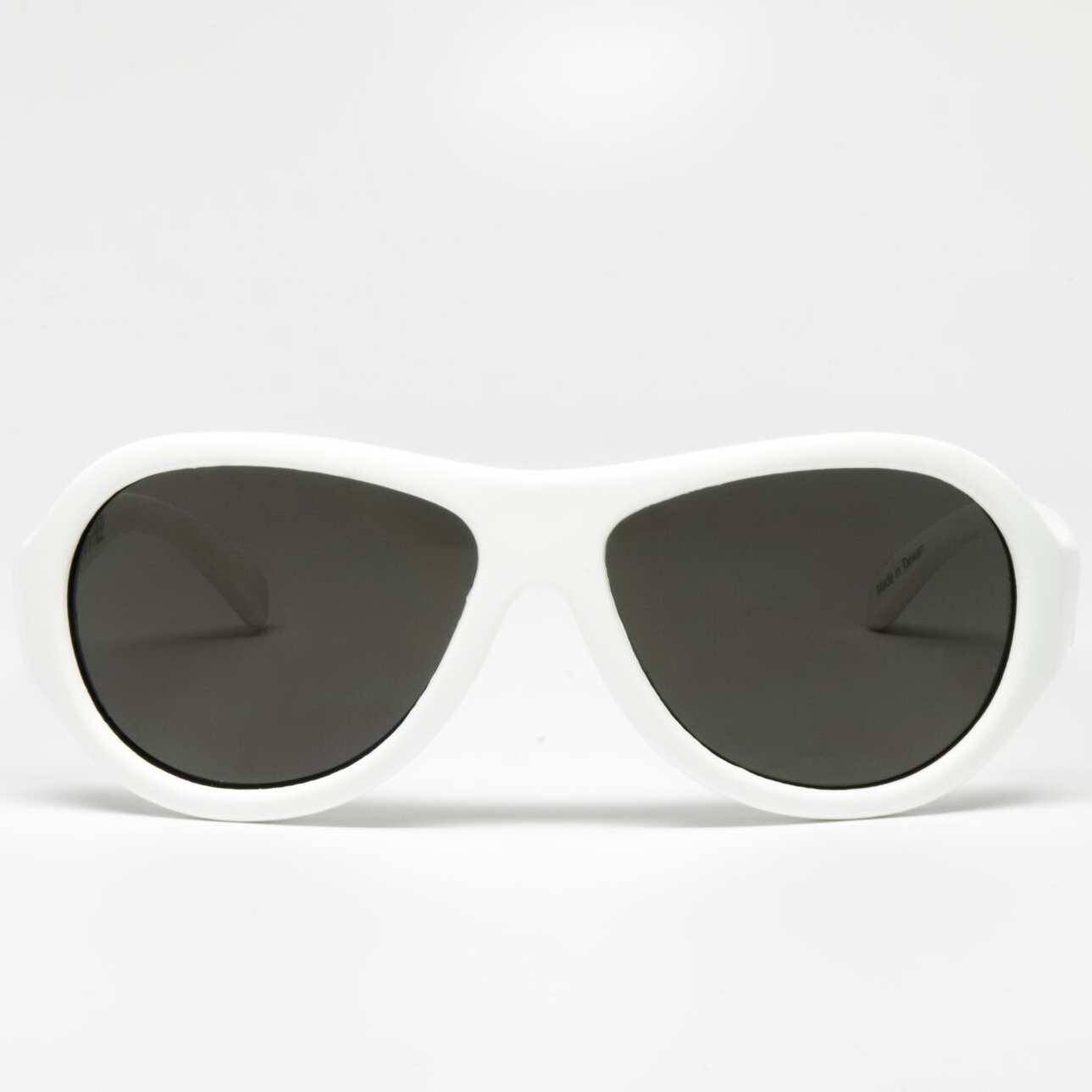 Солнцезащитные очки - Babiators Original Aviator. Шаловливый белый/Wicked White Junior  