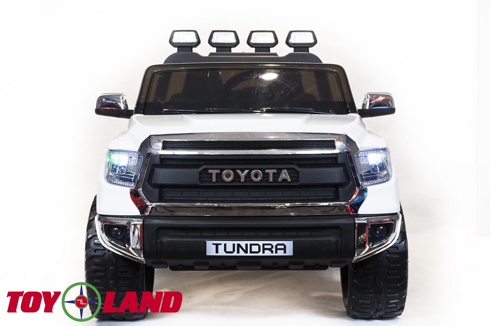 Электромобиль Toyota Tundra Mini белого цвета  