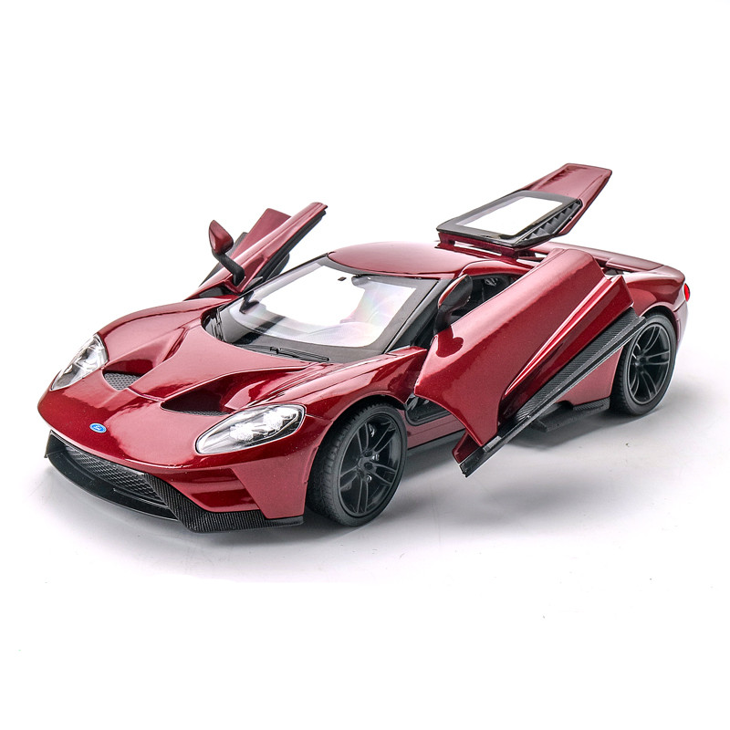 Модель машины Ford GT, масштаб 1:24  