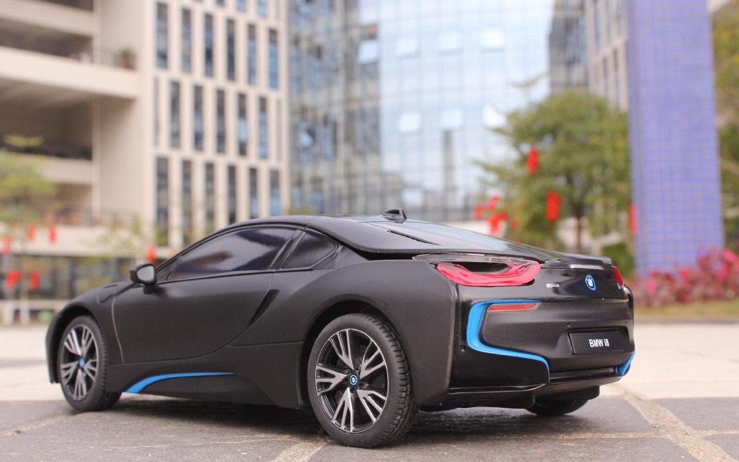 Радиоуправляемая машина BMW i8   