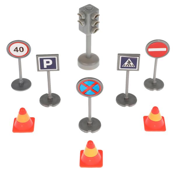 Набор дорожных знаков со светофором  
