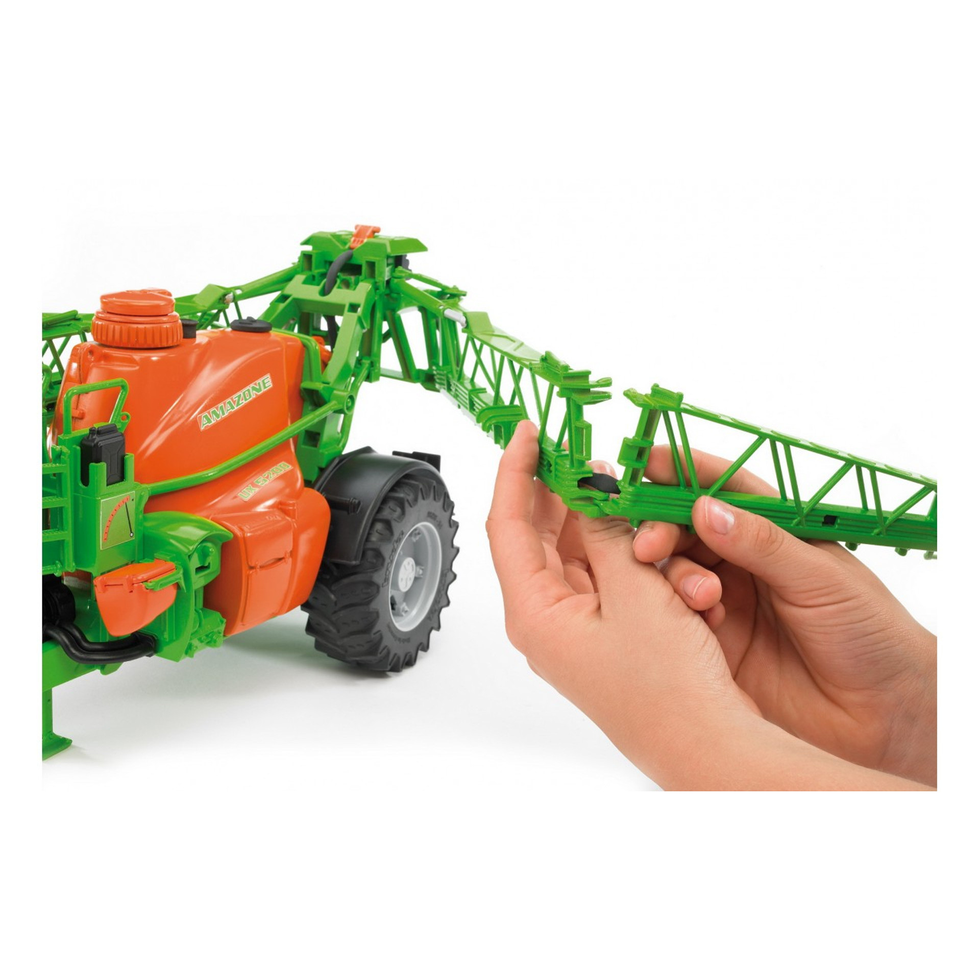 Прицепной опрыскиватель Bruder Amazone UX5200  