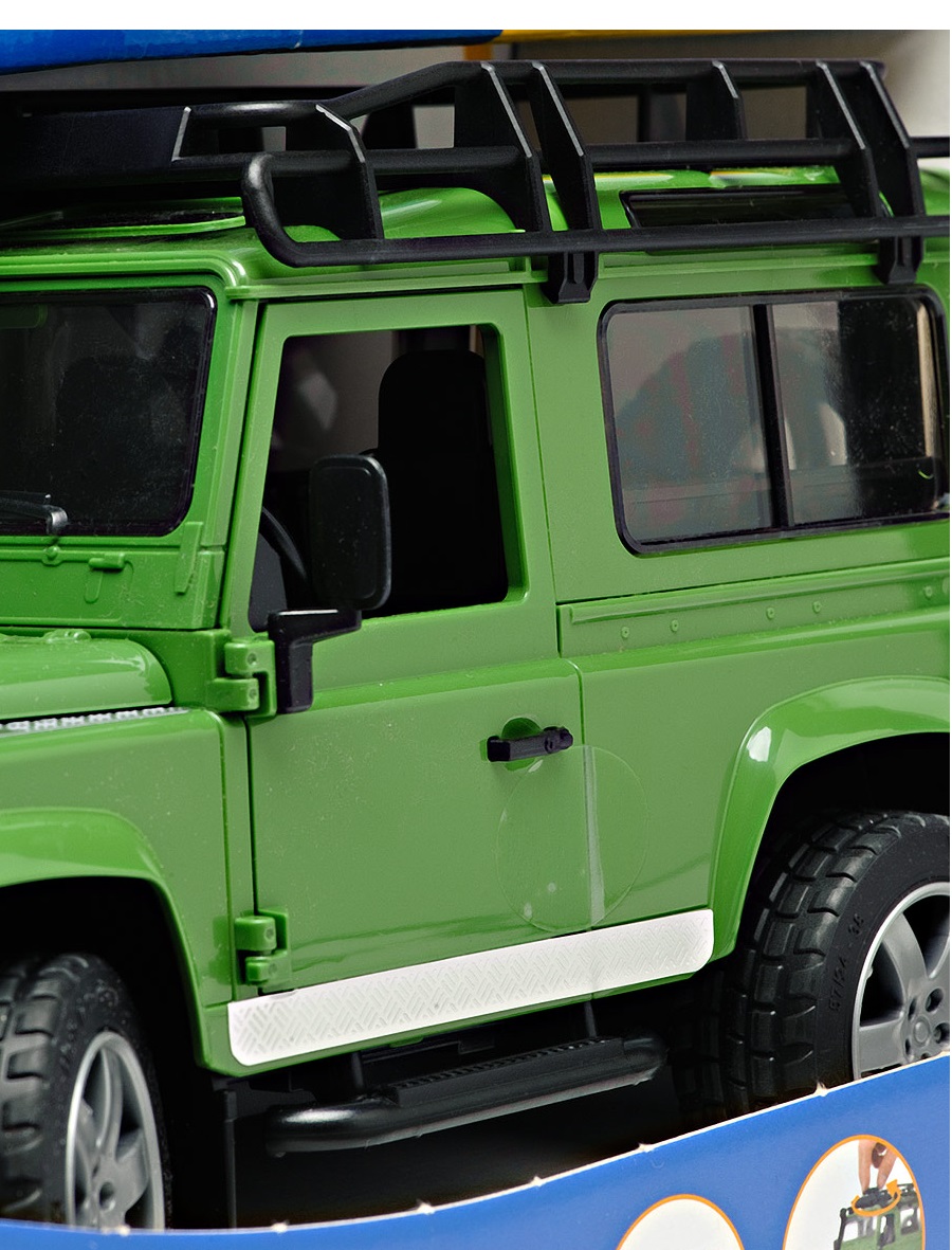 Внедорожник Bruder Land Rover Defender  