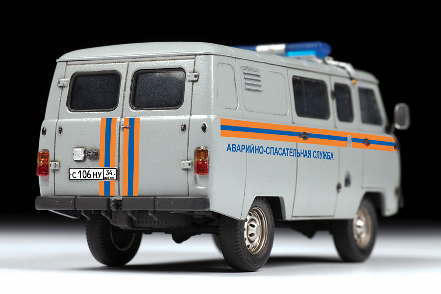 Модель сборная УАЗ 3909 - Аварийно-спасательная служба  