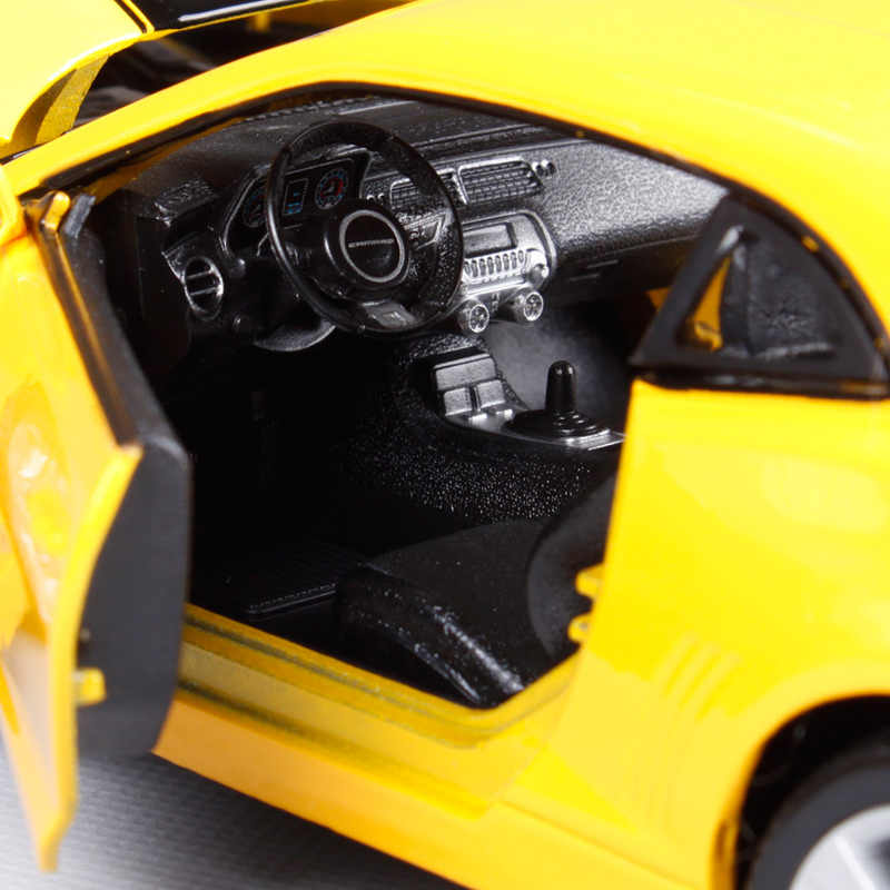 Модель машины - Chevrolet Camaro RS SS, 1:24   