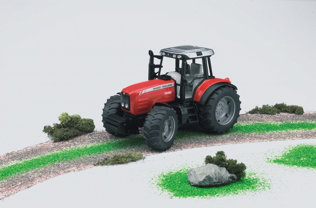 Трактор Bruder Massey Ferguson 7480   