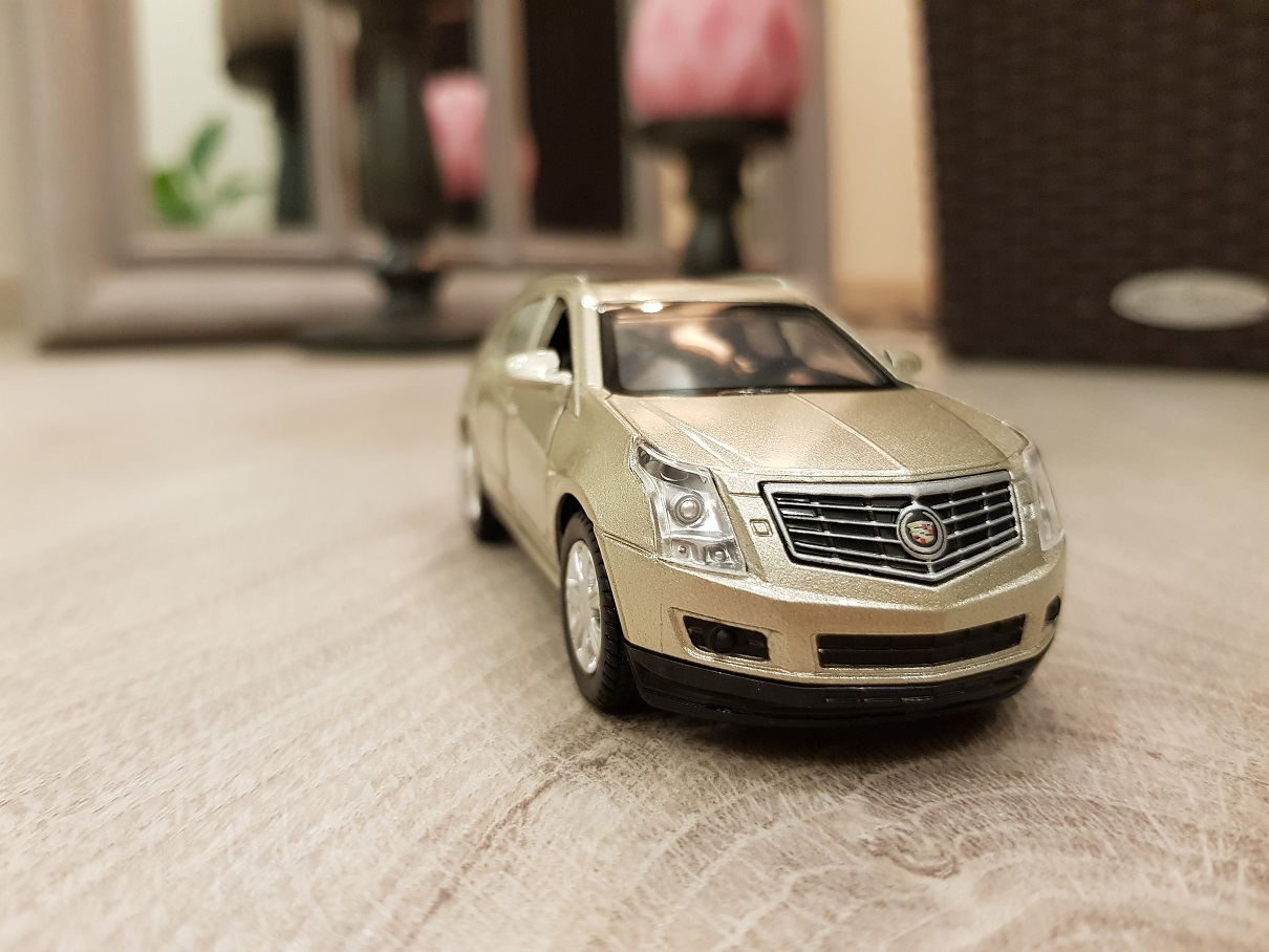 Машинка металлическая инерционная Cadillac SRX, открываются двери, 1:43  