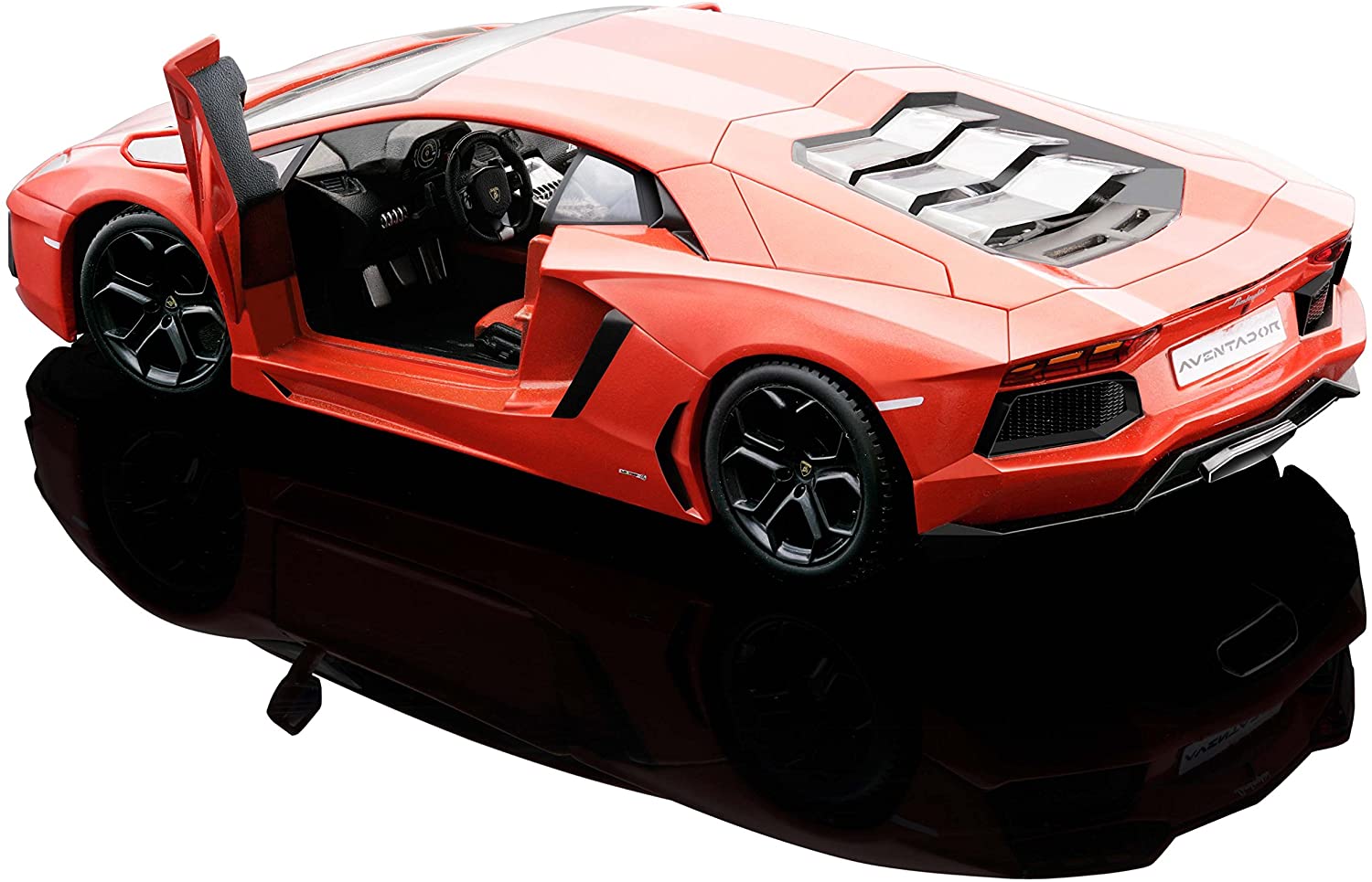 Модель машины - Lamborghini Aventador LP, 1:24   