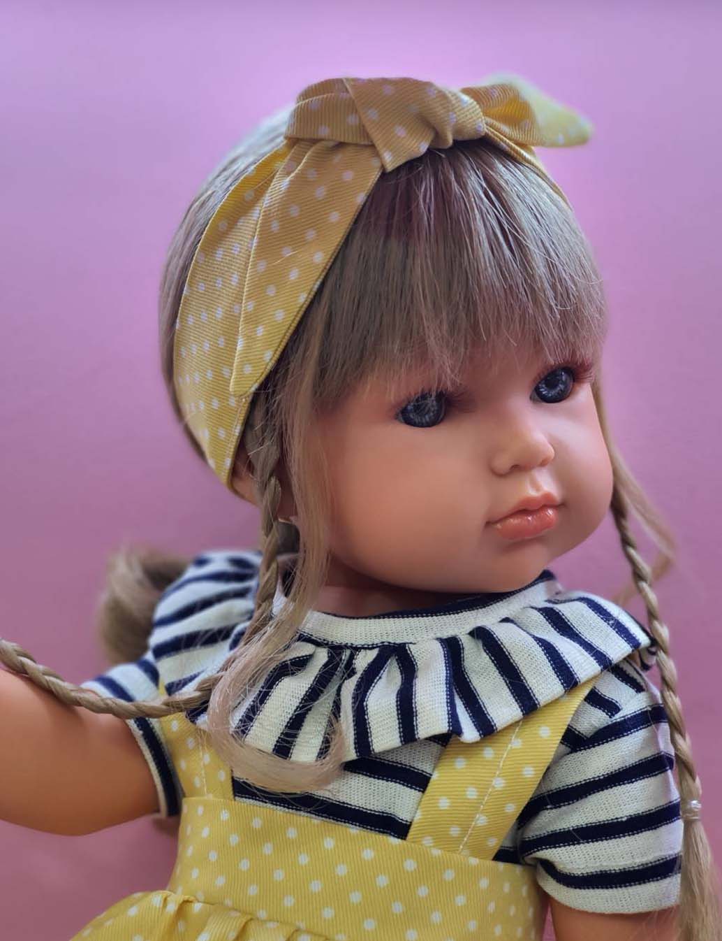 Кукла Долорес в желтом, 45 см  