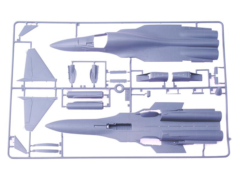 Сборная модель Бомбардировщик Су-32  