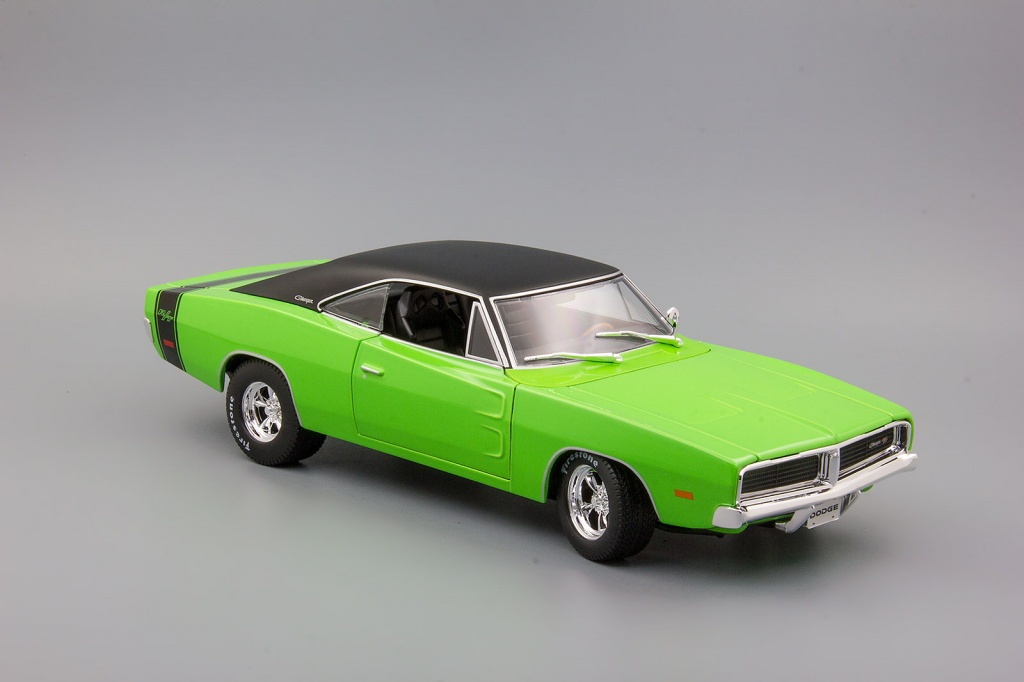 Dodge Charger R/ T 1969, масштаб 1:18  