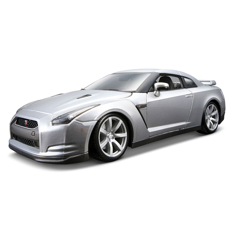 Машинка Bburago Nissan GT-R, масштаб 1:18  