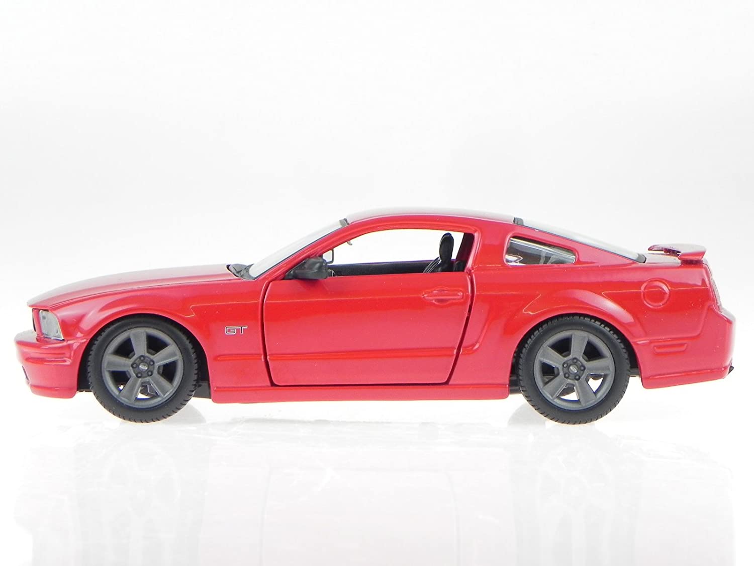 Модель машины - Ford Mustang GT Coupe, 1:24   