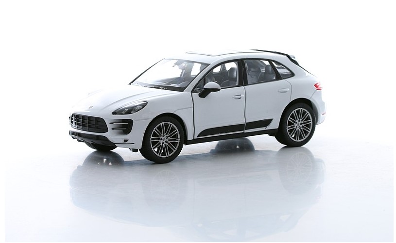 Модель машины 1:24 Porsche Macan Turbo  