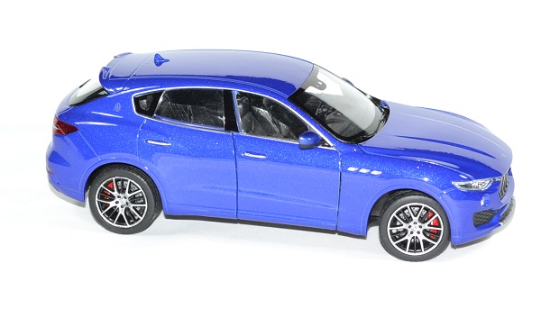 Модель машины Maserati Levante, 1:33  