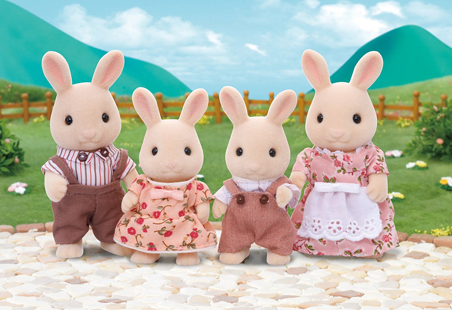 Sylvanian Families - Семья Молочных Кроликов    