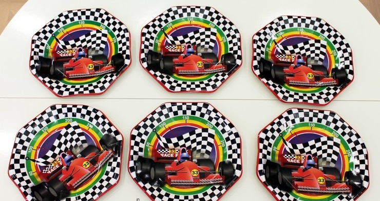 Набор из 6 восьмиугольных бумажных тарелок серии Формула 1, размер 25 см  