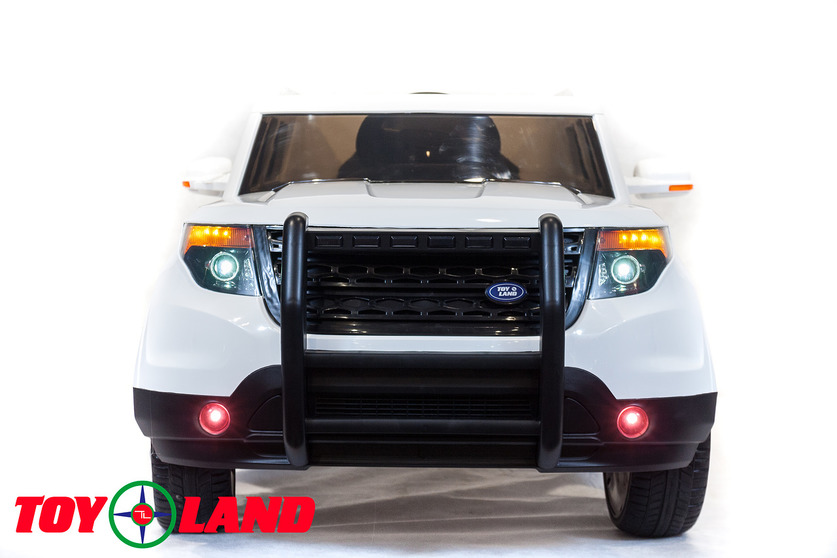 Электромобиль Ford Explorer, белого цвета  