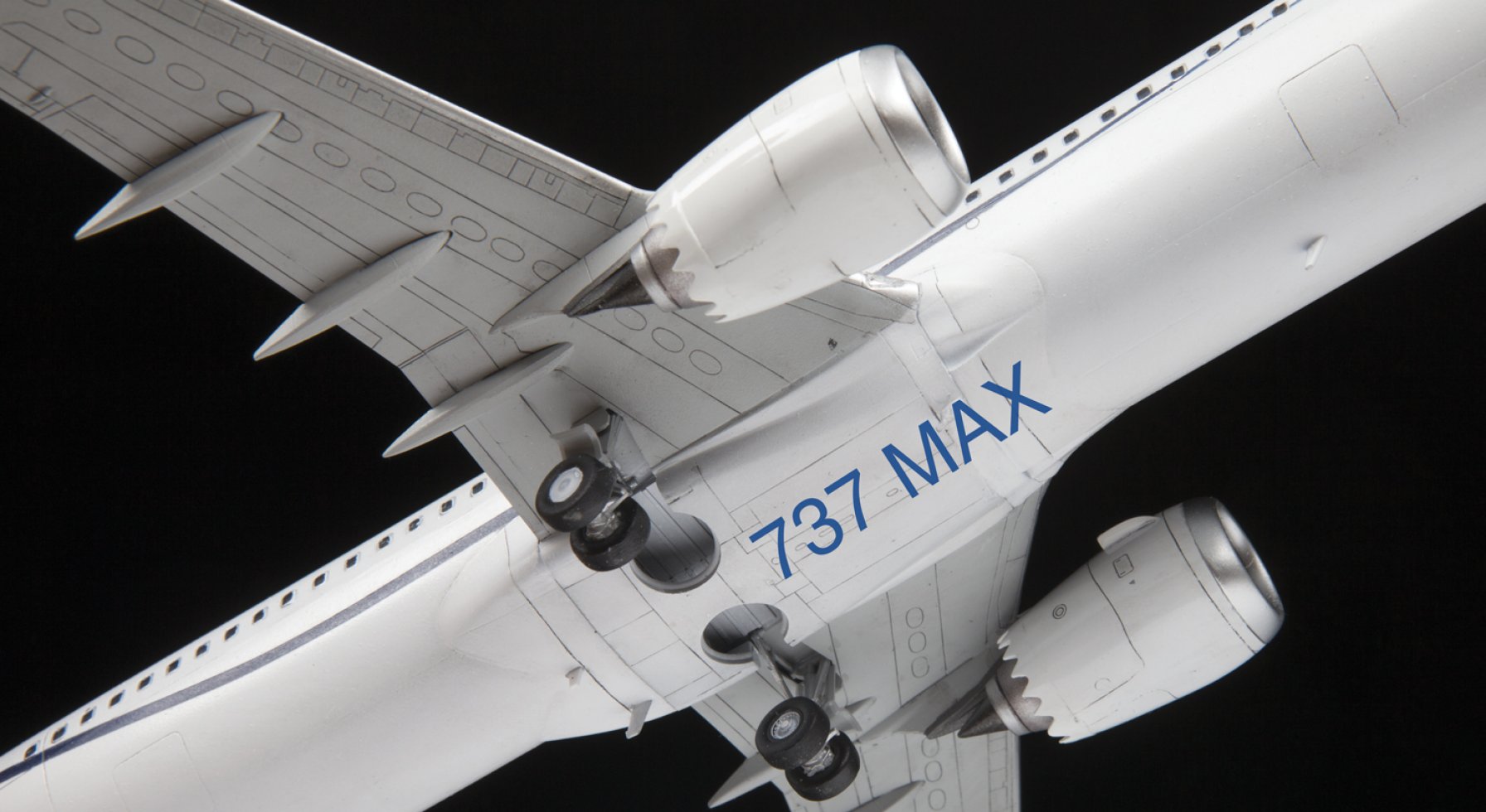 Модель сборная - Пассажирский авиалайнер Боинг 737-8 MAX  