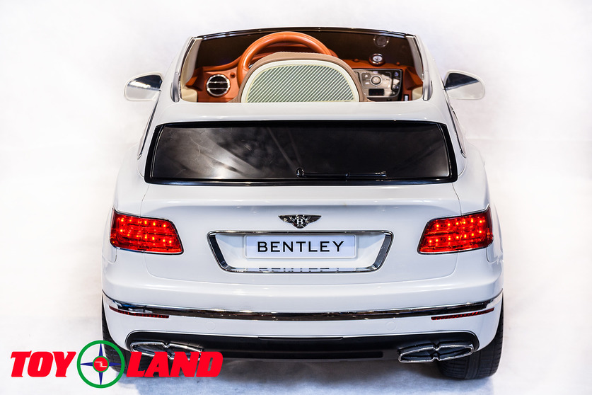 Электромобиль Bentley Bentayga белого цвета  